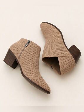 Indigo Road Camel Perforated Ankle Booties Block Heel Side Zip Size 8